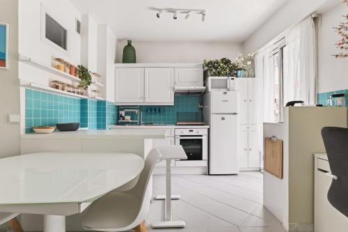 Cozy 1BR flat with balcony - 5 min to tram station