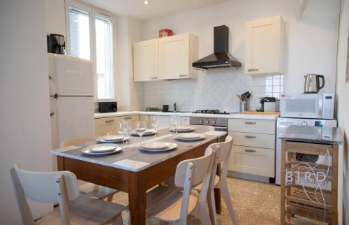 Beautiful apartment Place Nationale in Antibes old town photo 8
