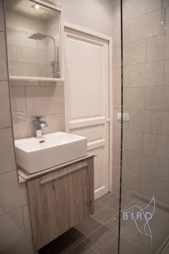 Beautiful apartment Place Nationale in Antibes old town photo 15