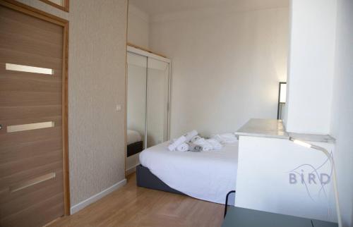 Beautiful apartment Place Nationale in Antibes old town photo 17