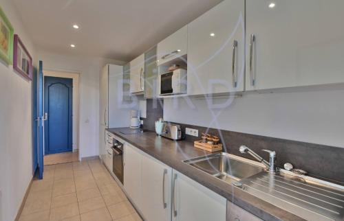Vue Mer et Esterel Cannes just next to the beach photo 20