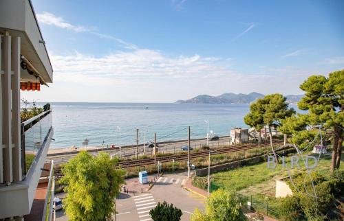 Vue Mer et Esterel Cannes just next to the beach photo 24