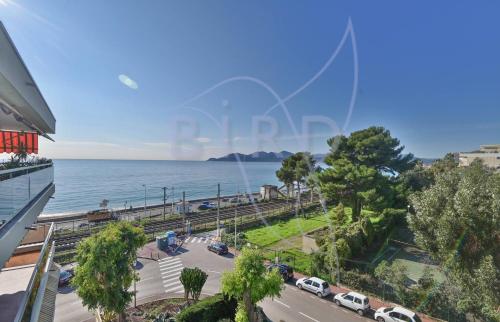 Vue Mer et Esterel Cannes just next to the beach photo 25