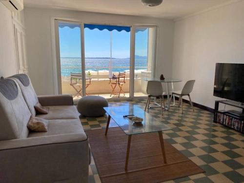Large studio on the seafront photo 3