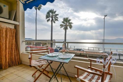 Large studio on the seafront photo 19