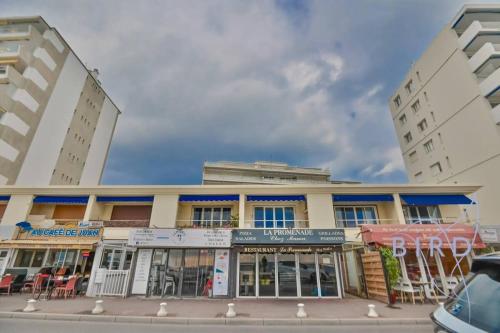 Large studio on the seafront photo 23