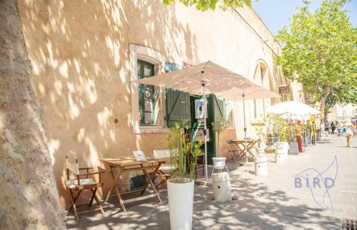 Beautiful authentic apartment in the heart of old Antibes photo 13