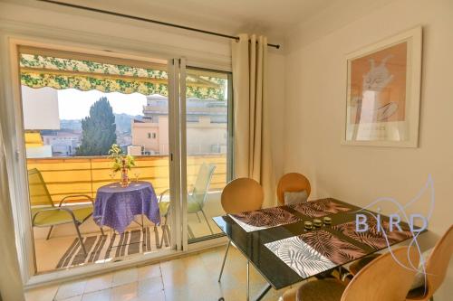 Walking distance from the old town and the sea