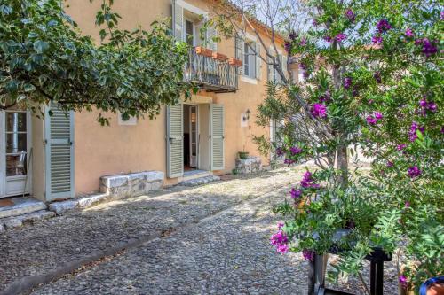 Villa Bonnard in Nice Sea and city View & Pool