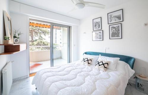 Rue d'Antibes Cannes Bright apartment with terrace