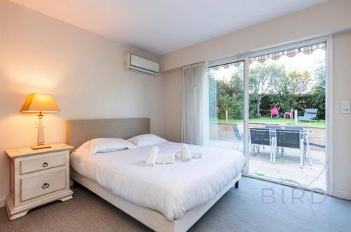 Spacious apartment Pool and Parking