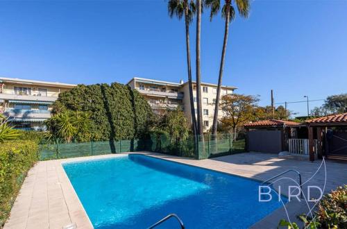 Spacious apartment Pool and Parking