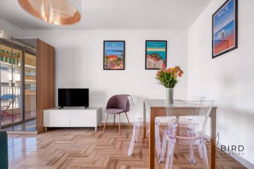 Nice 1BR w Terrace & Parking