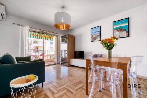 Nice 1BR w Terrace & Parking