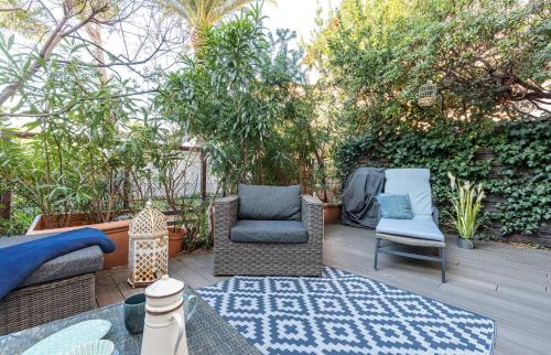 Atypical apartment old town in Cannes large terrace