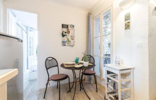 Atypical apartment old town in Cannes large terrace