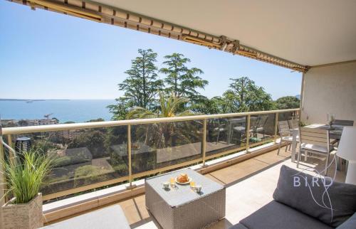 Beautiful apartment in Cannes SEA VIEW and POOL