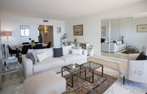 Beautiful apartment in Cannes SEA VIEW and POOL