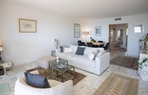 Beautiful apartment in Cannes SEA VIEW and POOL