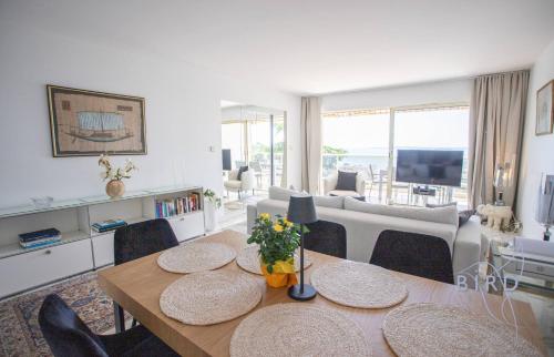 Beautiful apartment in Cannes SEA VIEW and POOL