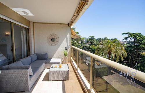 Beautiful apartment in Cannes SEA VIEW and POOL