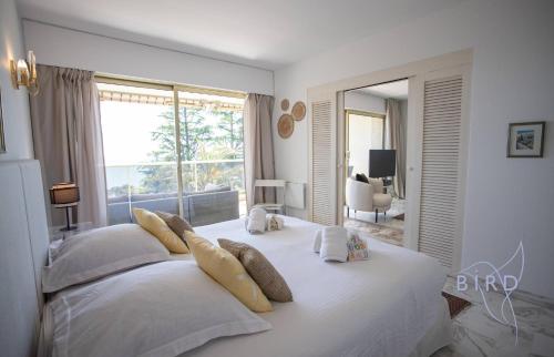 Beautiful apartment in Cannes SEA VIEW and POOL