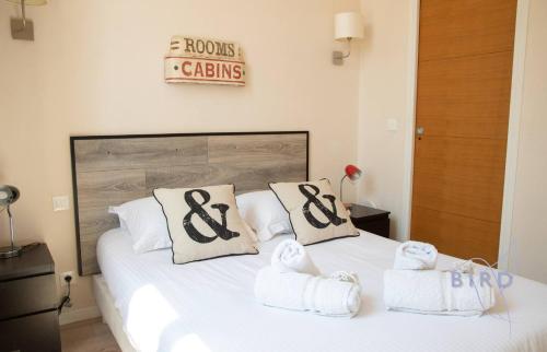 Bright 1BR in the Heart of Old Antibes Place Nationale