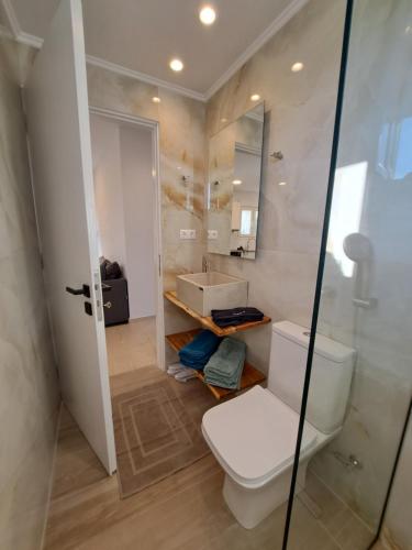 Azure Breeze Suite Apartment