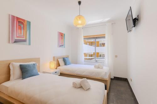 #387 Family-Friendly Apartment Near the Beach