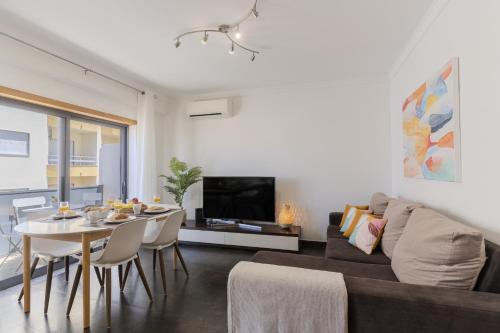 #387 Family-Friendly Apartment Near the Beach