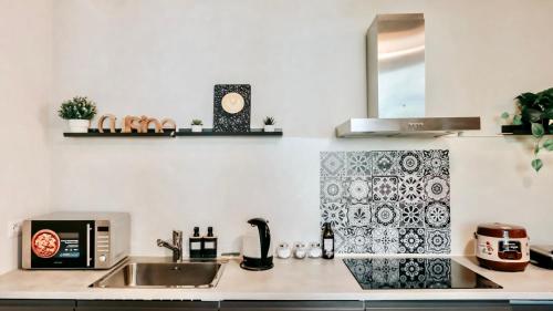 Zen Suite- Next to Metro - 10 min Centrale FS - Direct Duomo, Fiera