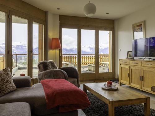 Apartment Domaine des Reines B1 by Interhome