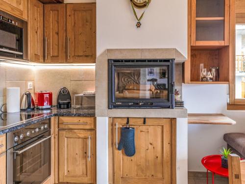 Apartment Domaine des Reines B1 by Interhome