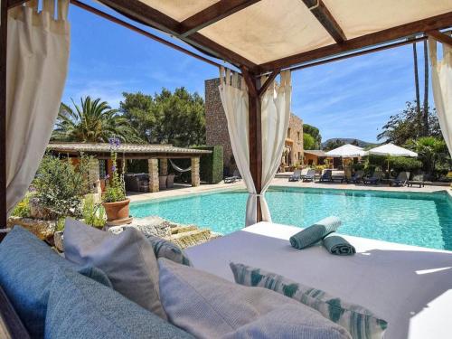 Holiday Home Ländliche Finca Sa Torre mit Jacuzzi by Interhome