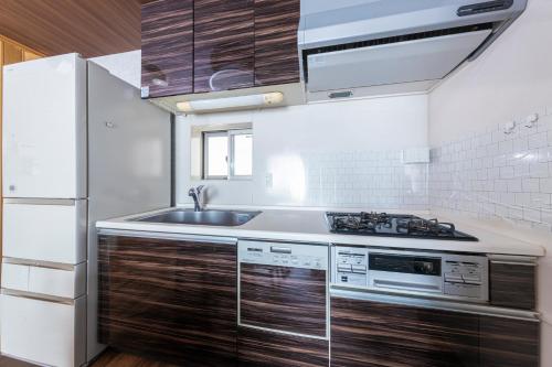 NEW Cozy house with Elevator, Free Internet