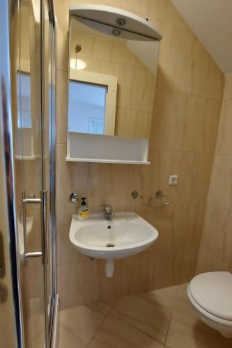 Apartment Helles Studioappartement mit großem Balkon by Interhome