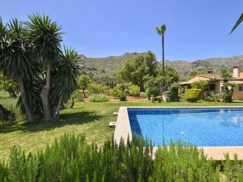 Holiday Home Haus mit Schwimmbad für 6 Personen 5 min vom Mee by Interhome