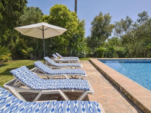 Holiday Home Haus mit Schwimmbad für 6 Personen 5 min vom Mee by Interhome