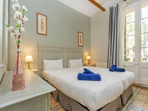 Apartment Poble Nou - Llacuna by Interhome