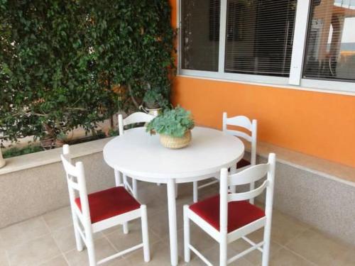 Apartment Ruhiggelegenes Sutdio mit Gartenterrasse in Strandnähe by Interhome