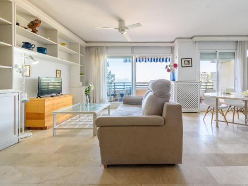Apartment Helios by Interhome