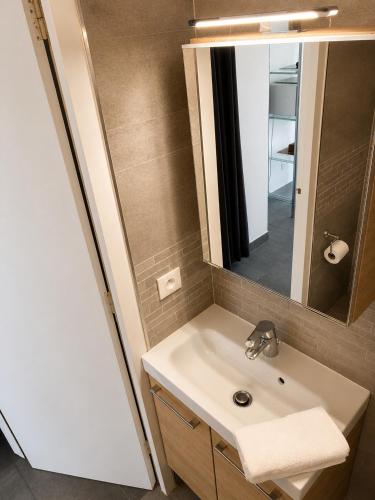 Nice fully equipped studio with comfortable AC