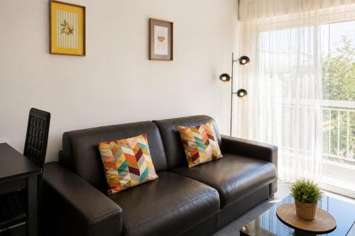Nice fully equipped studio with comfortable AC