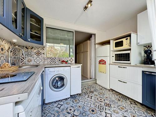 Studio Les Floralies II-16 by Interhome