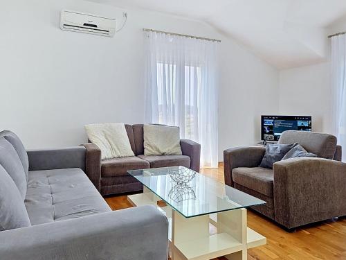 Apartment Mary & Klara-1 by Interhome