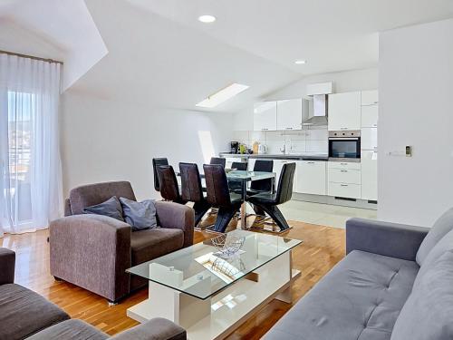 Apartment Mary & Klara-1 by Interhome