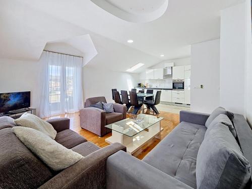 Apartment Mary & Klara-1 by Interhome