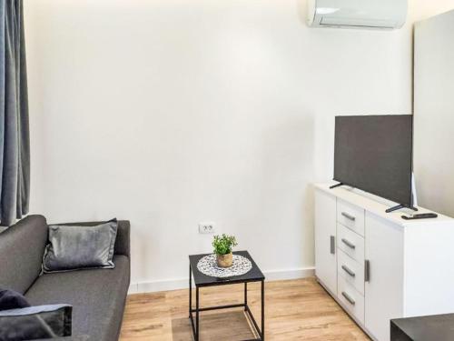 Apartment Frlea-2 by Interhome