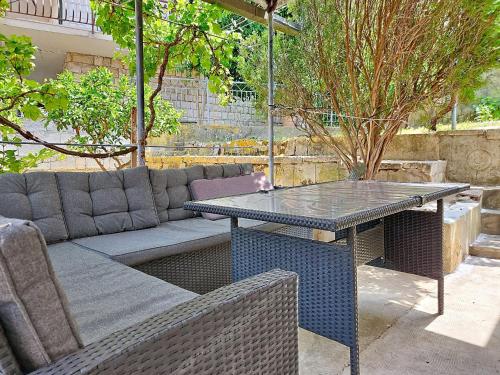 Holiday Home Aurora by Interhome
