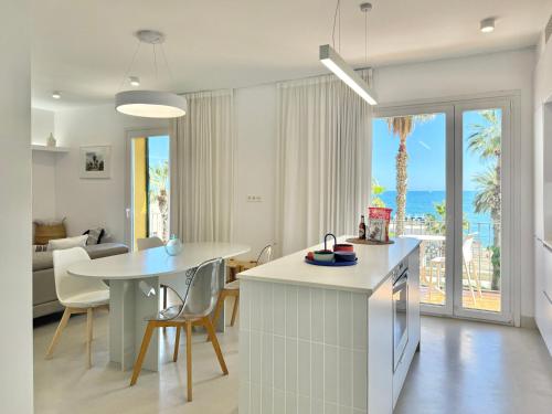 Primera Línea de Playa - MÁLAGA